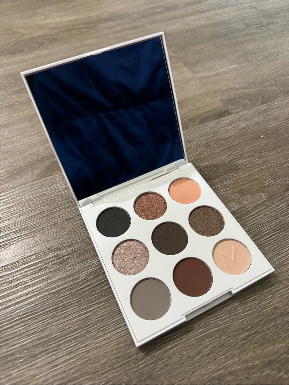 MADLUVV Mineral Vault Eyeshadow Palette